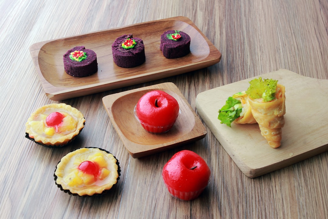 Tapas creativas para bautizos: ingredientes locales y presentaciones 2026