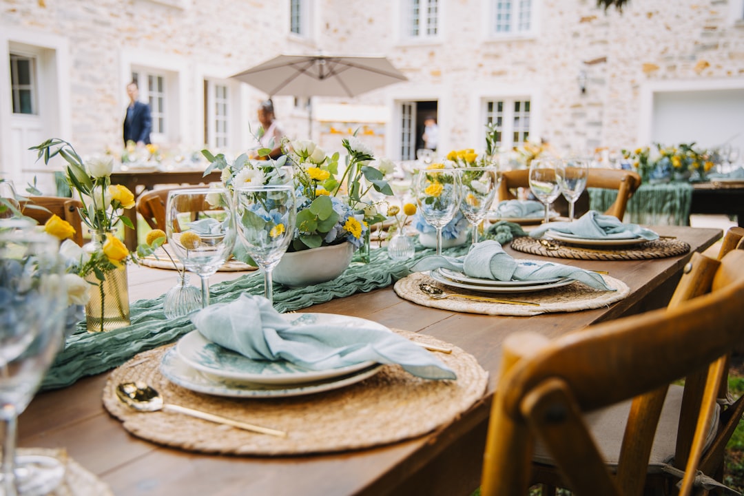 Decoración floral silvestre: estilos y tendencias para bodas en fincas de Madrid