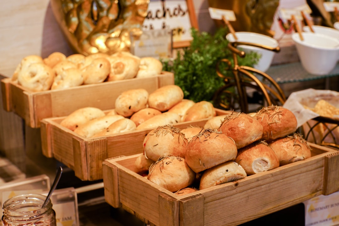 Las mejores variedades de pan artesano para banquetes de bodas en Madrid