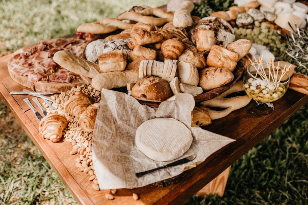 Las mejores variedades de pan artesano para banquetes de bodas en Madrid