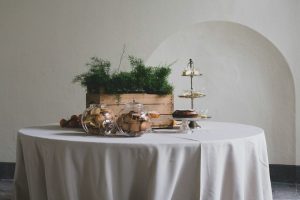 Mantelería de invierno: tejidos, colores y estilos para bodas en Madrid